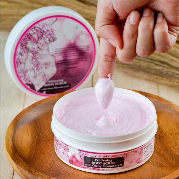 Fameux Whitening Body Scrub Cherry Blossom 250gr - Image 2